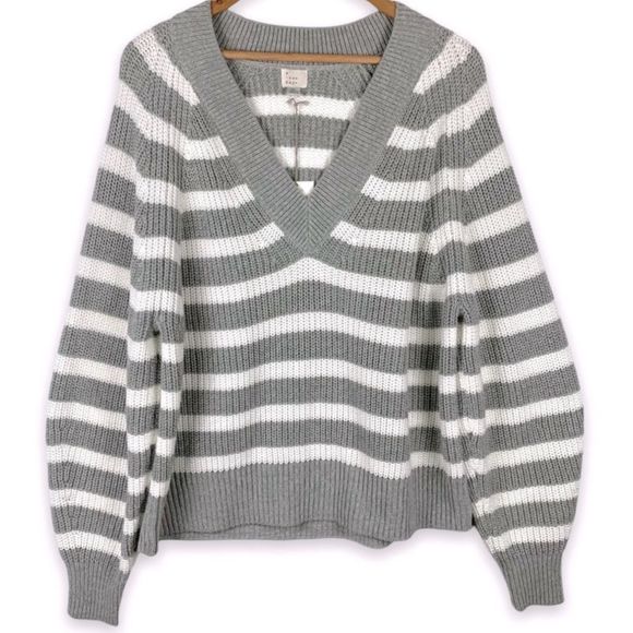 A New Day Gray Striped V-Neck Balloon Sleeve Pullover Chunky Knit Sweater XS - Picture 1 of 5